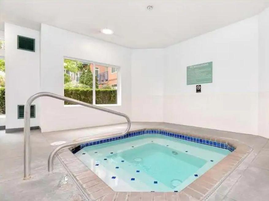 Penthouse Suite Downtown, Top Floor 4 Beds, 2Baths سياتل المظهر الخارجي الصورة